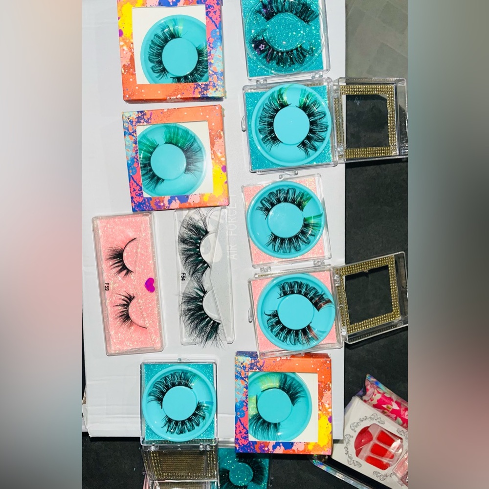 colored lashes !! message me to see what colors i have available